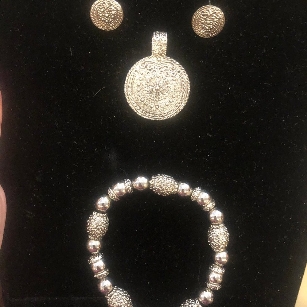 Park Lane Pendant, Earrings, and Bracelet Set